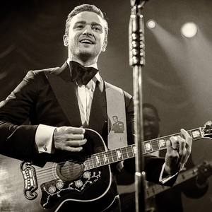 美女晚内衣脱内裤
