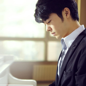 美女晚内衣脱内裤
